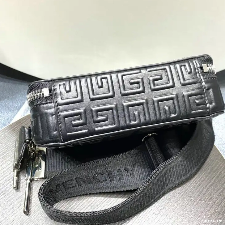 Brother Sam Yupoo Bag 2209SW0077 Givenchy 0713